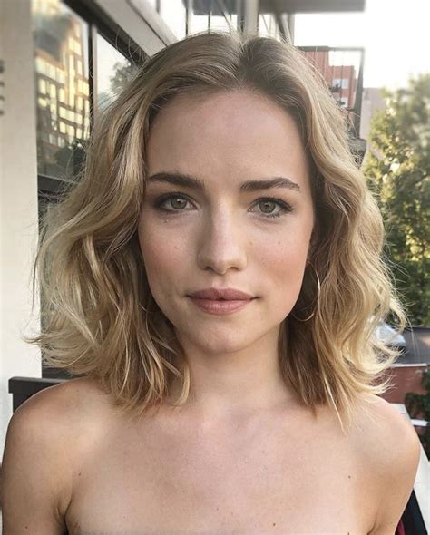 Willa Fitzgerald Nude & Sexy Collection (23 Photos)